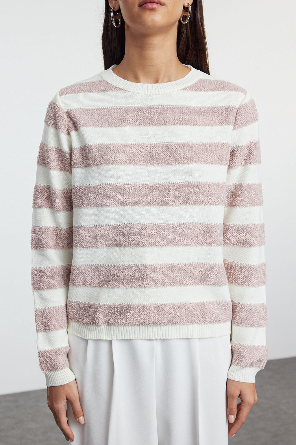 TRENDYOLMILLA Ekru Basic Cizgili Triko Kazak TWOAW25KZ00234