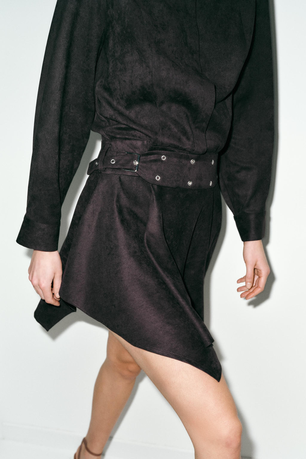 VESTIDO MINI EFECTO ANTE CINTUR?N / Marr?n - Zara фото 3