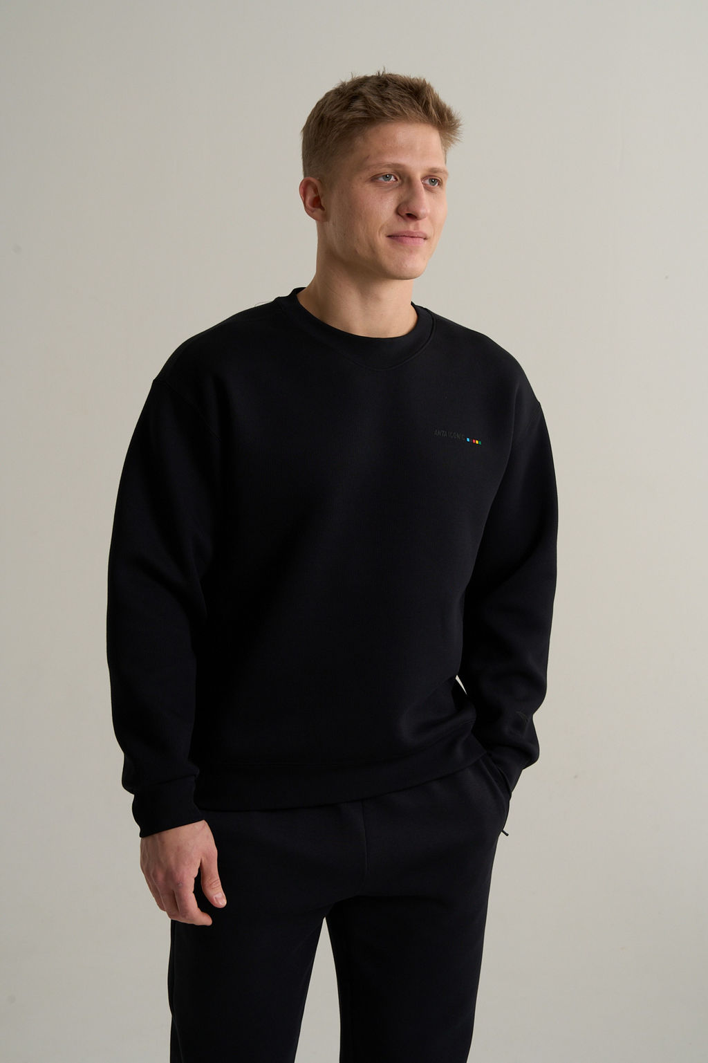 Свитшот Черный ICONIC Sweatshirt - Anta фото 2