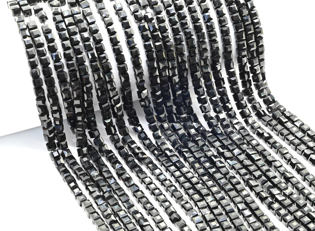 Бусины из циркона кубик гр.4*4мм цв.черный, 39см, 89 бусин Радуга камня