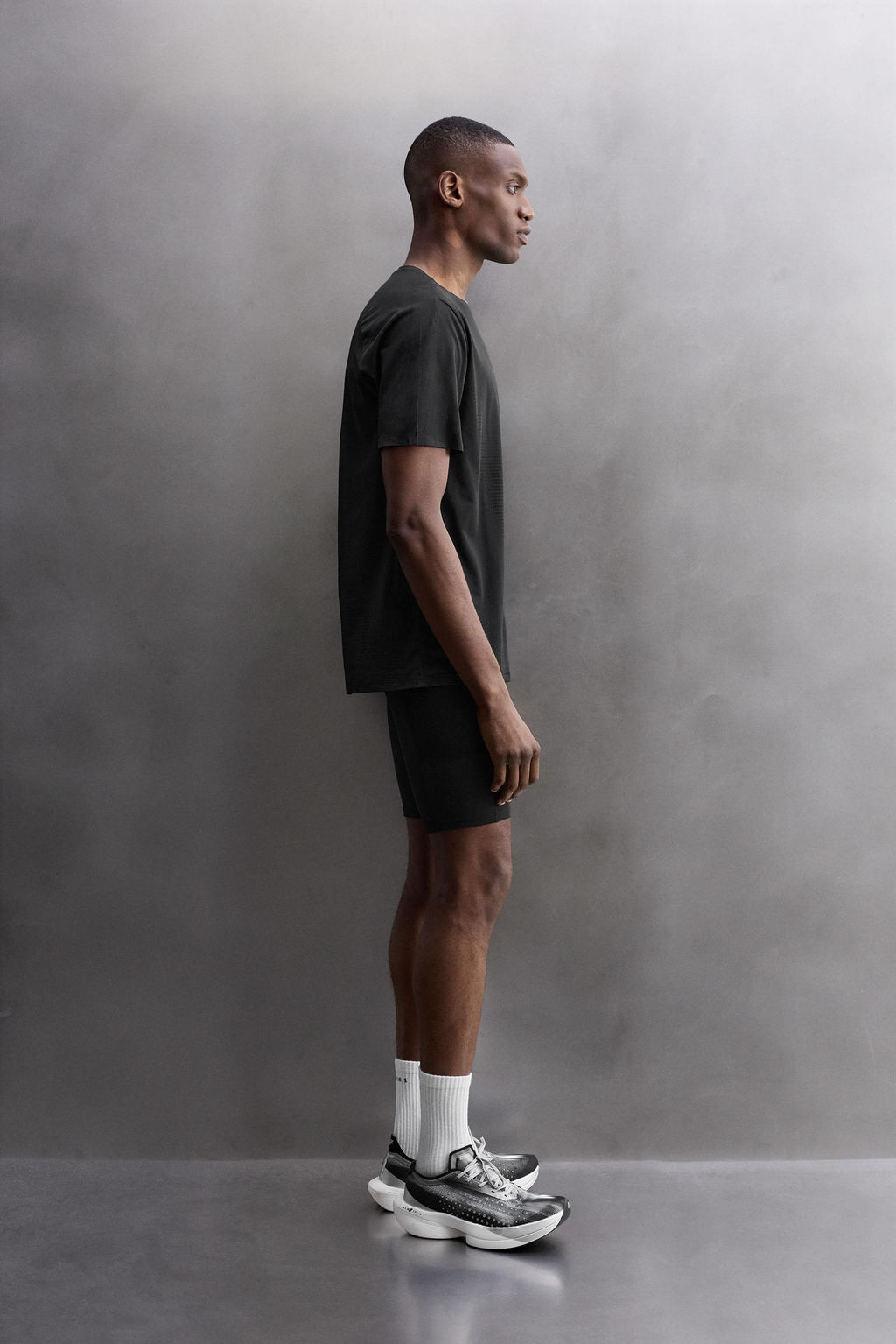 PERFORATED TECHNICAL T-SHIRT - Zara фото 4
