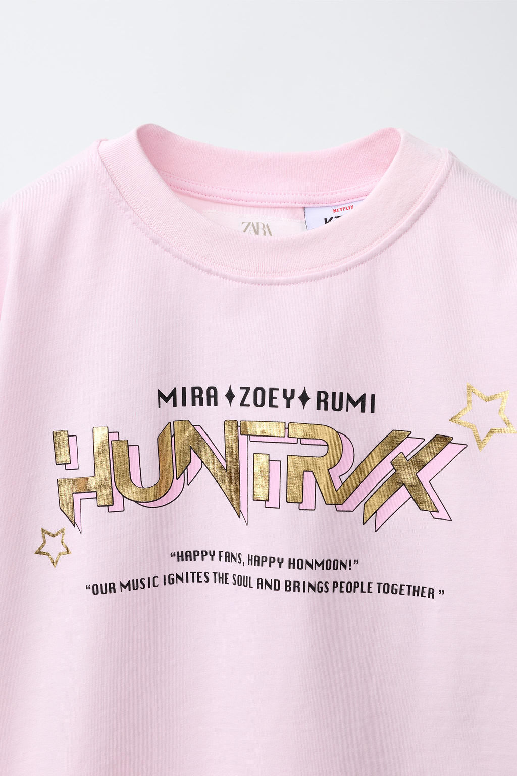 CAMISETA ESTAMPADO KPOP DEMON HUNTERS NETFLIX  / Rosa