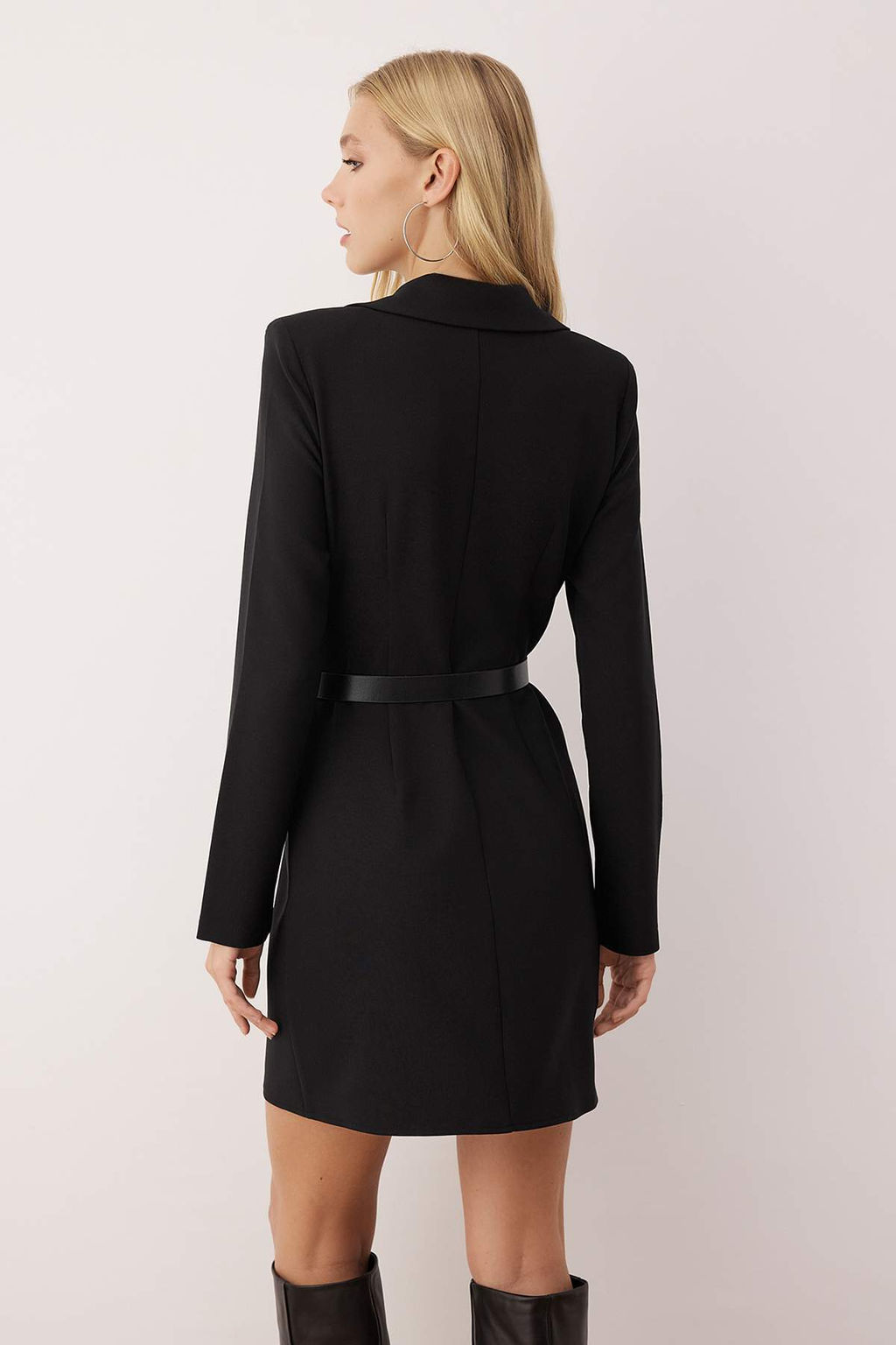 Siyah Kemerli K?sa / Mini Dokuma Ceket Elbise TWOAW26EL00190 - Trendyolmilla фото 4