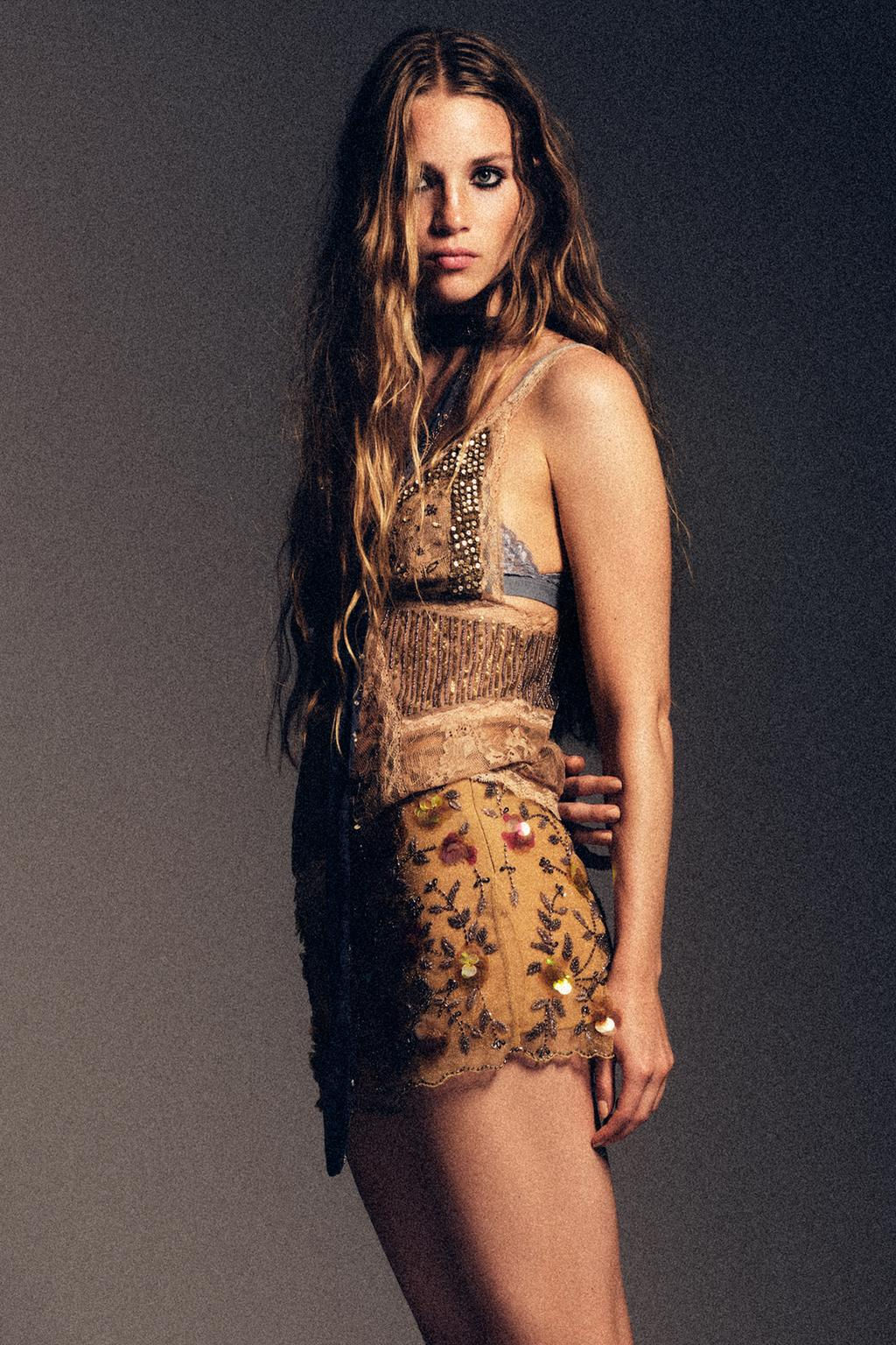 LIMITED EDITION LACE AND SEQUIN TOP - Zara фото 2