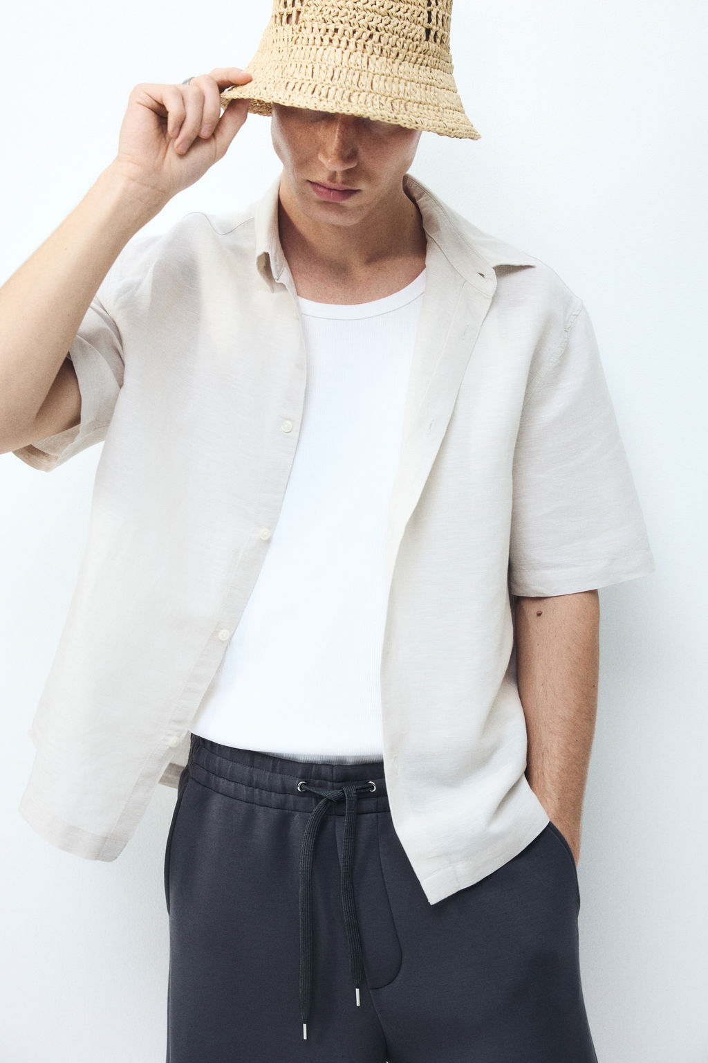 Pantal?n corto efecto neopreno Relaxed Fit - H&m фото 10