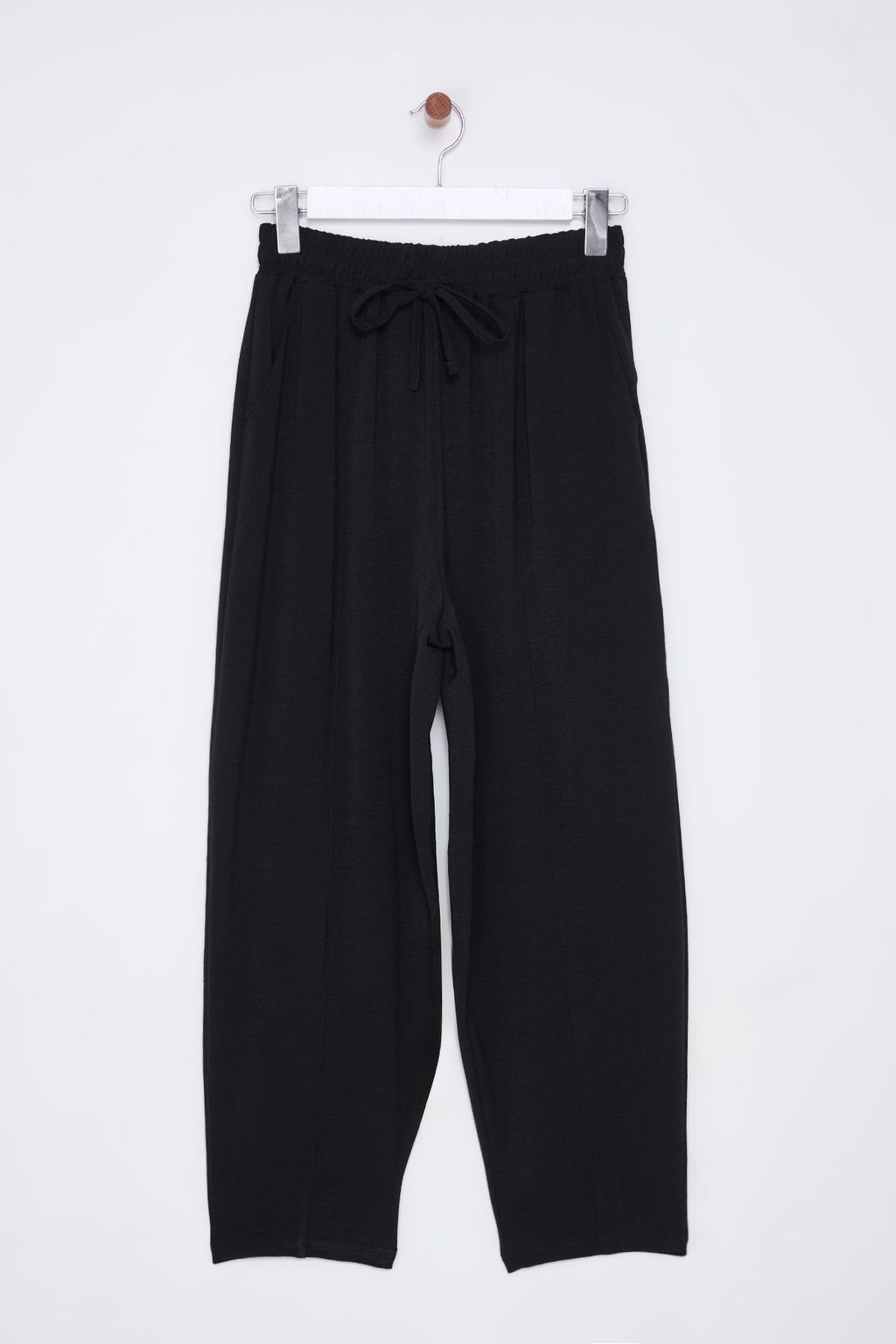 TRENDYOLMILLA Siyah Beli Lastikli Harem/Salvar Rahat Kesim Dokuma Pantolon TWOSS25PL00027