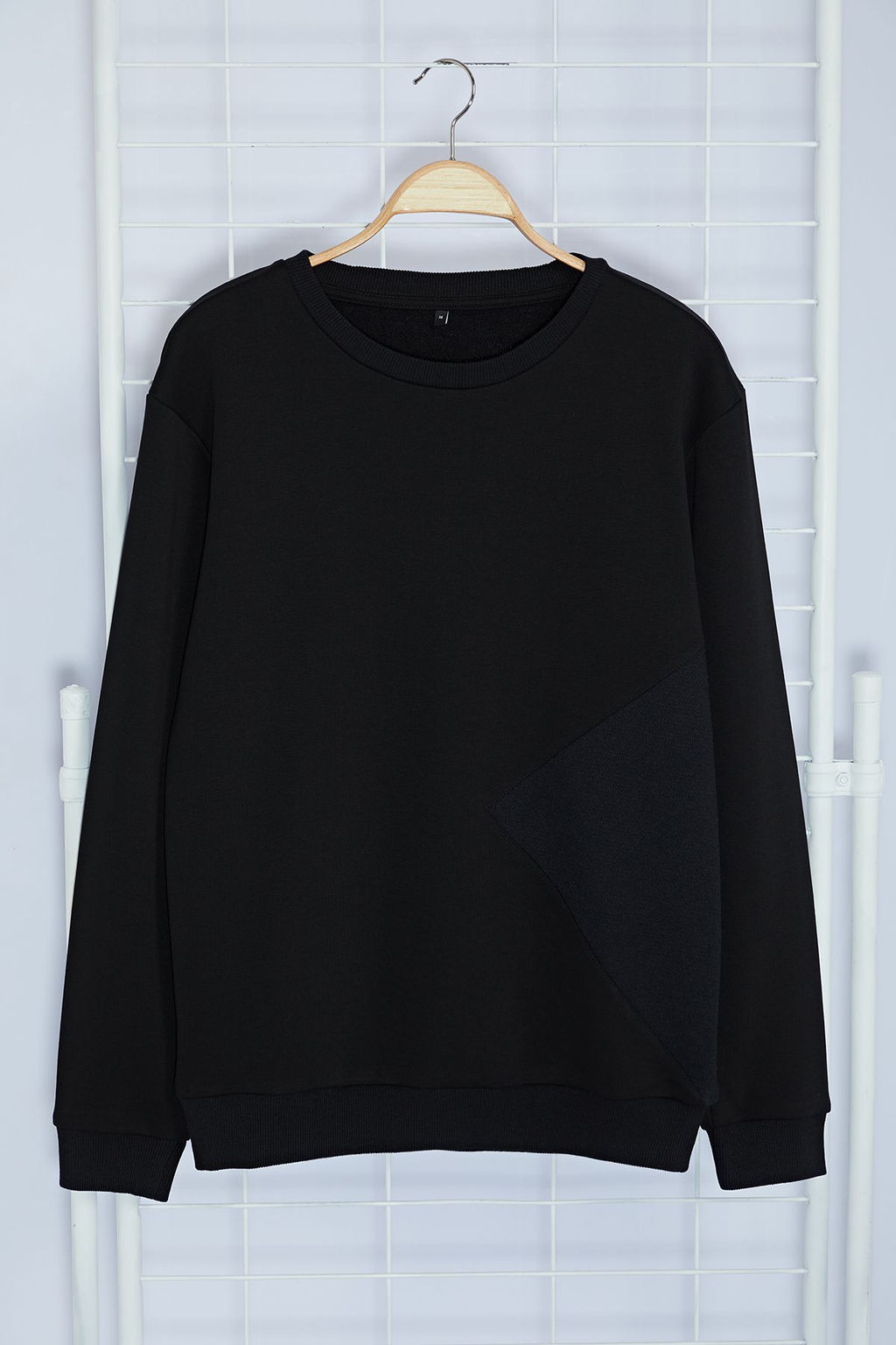 Siyah Regular/Normal Kesim Dokulu Panel Detayl? Basic Sweatshirt TMNAW25SW00149