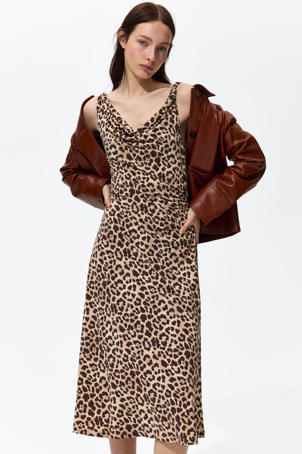 Vestido de punto con escote drapeado - H&m фото 2