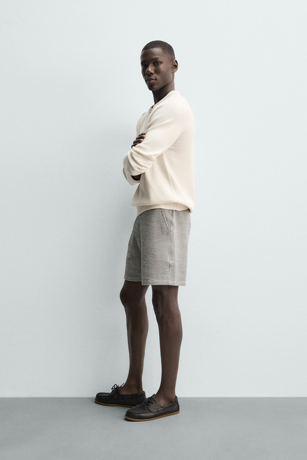 BERMUDA REGULAR FIT ESTRUCTURA SEERSUCKER / Crudo / Marino