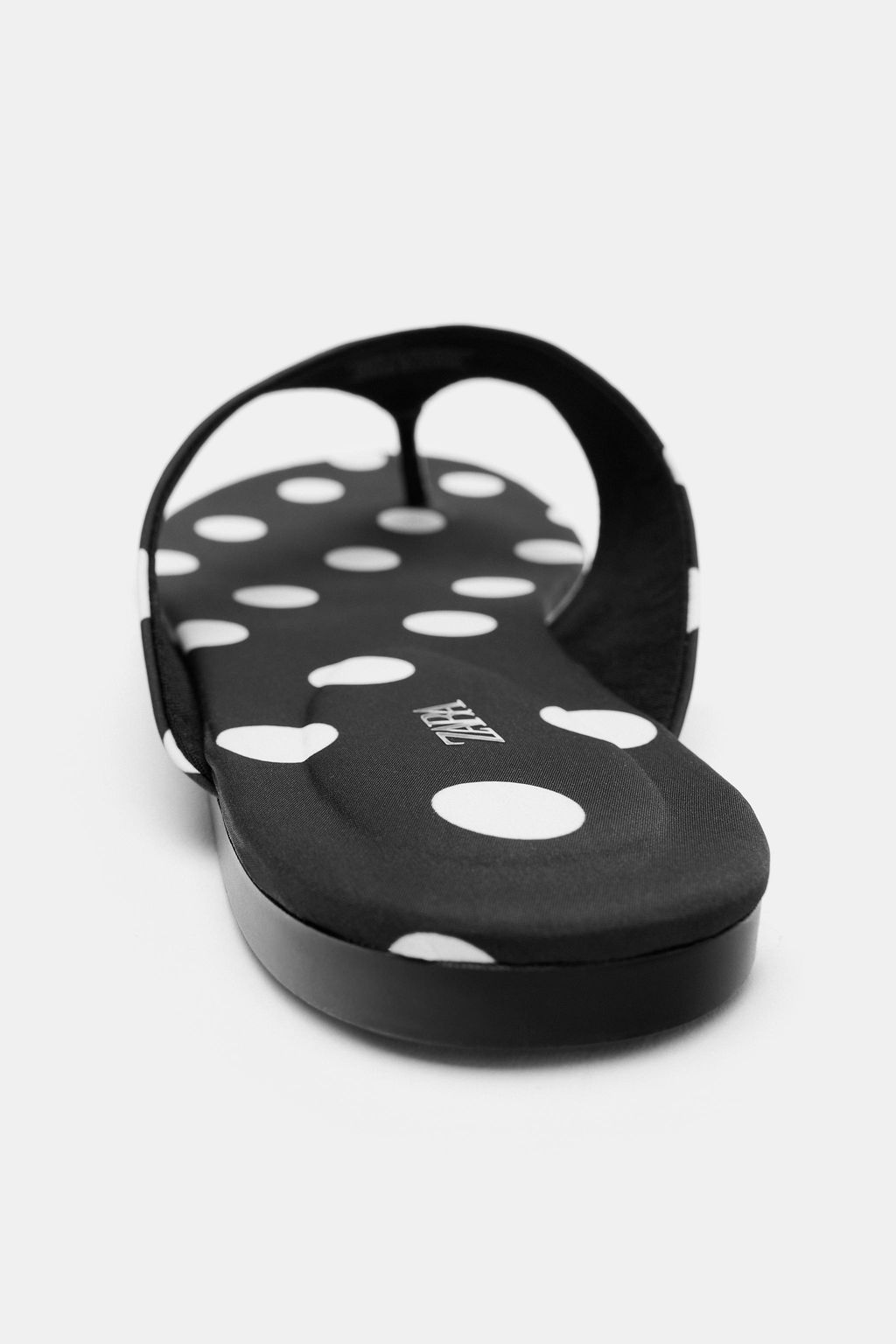 SANDALIA PLANA ESTAMPADO LUNARES / Negro - Zara фото 6