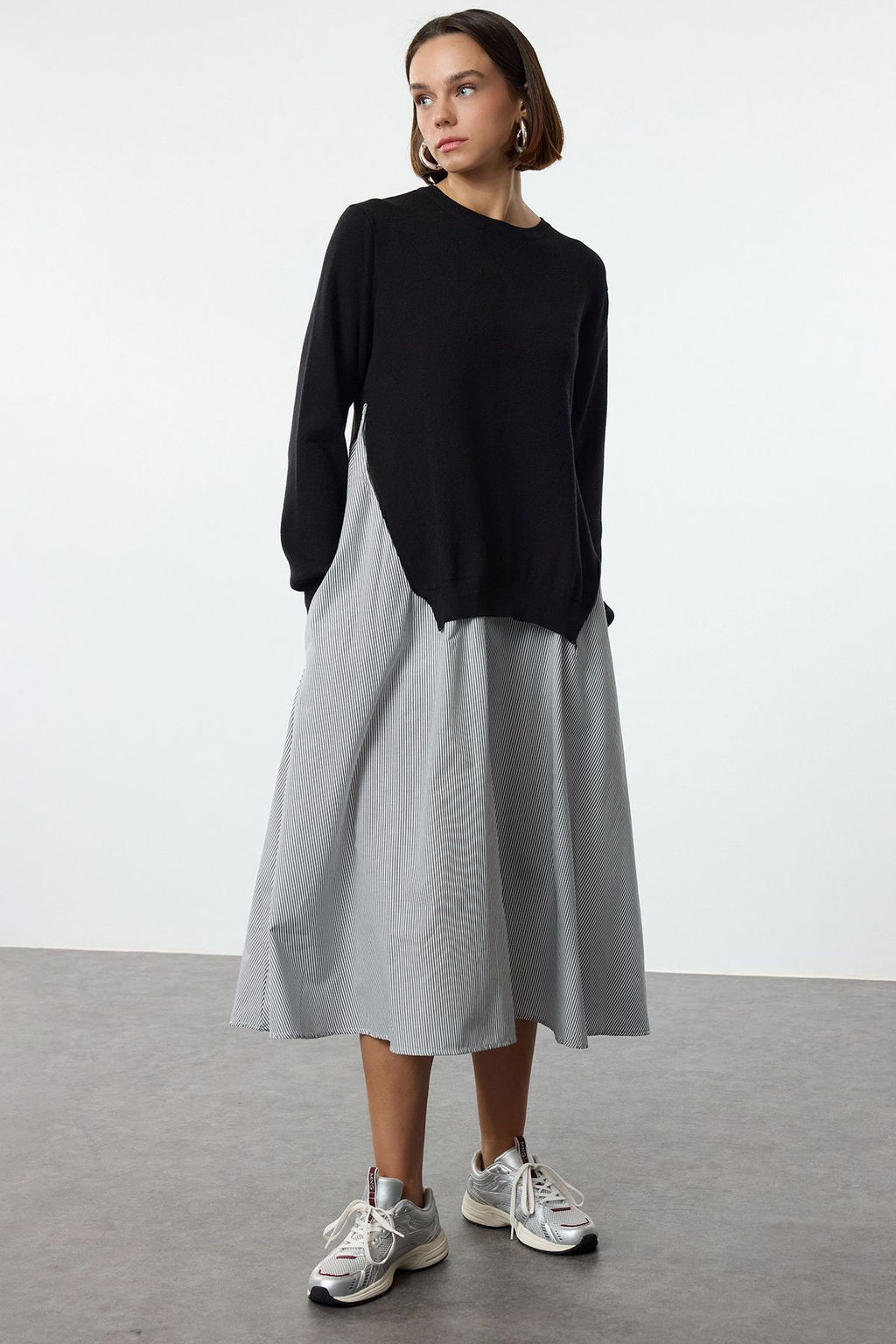 TRENDYOLMILLA Siyah Cizgili Triko Garnili Duz Kesim Midi Dokuma Elbise TWOAW25EL00359 фото 8