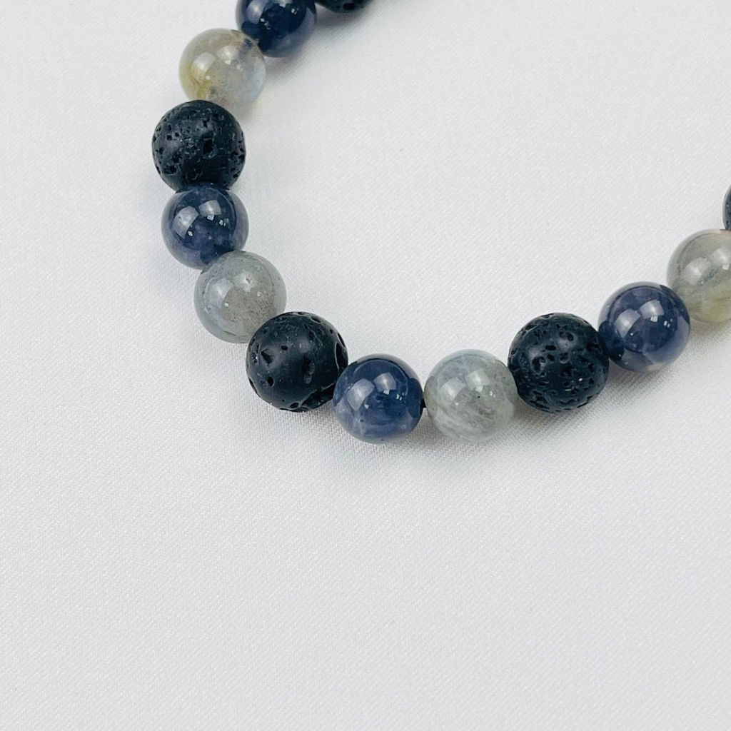 Браслет регулируемый "Стихия Вода" из Лабрадора, Иолита и Лавы от 19 см