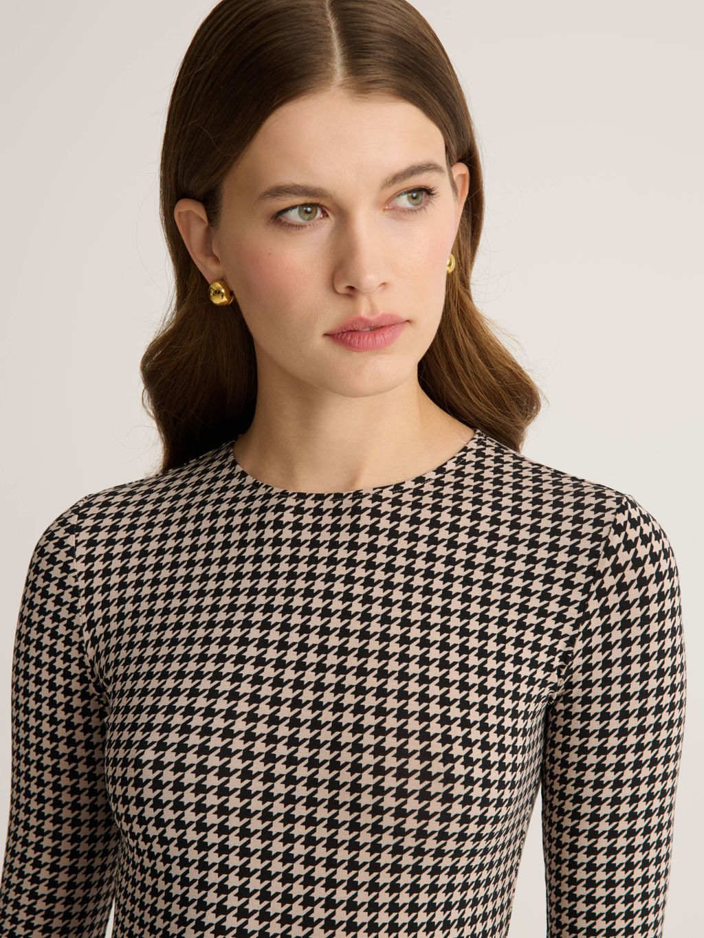 CONTE Боди из вискозы с расклешенными рукавами LBD 3145 beige-dogtooth - Conte elegant фото 3