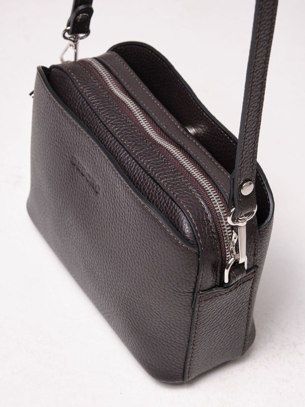 Сумка на плечо кросс-боди Deboro 30848 темно-коричневый