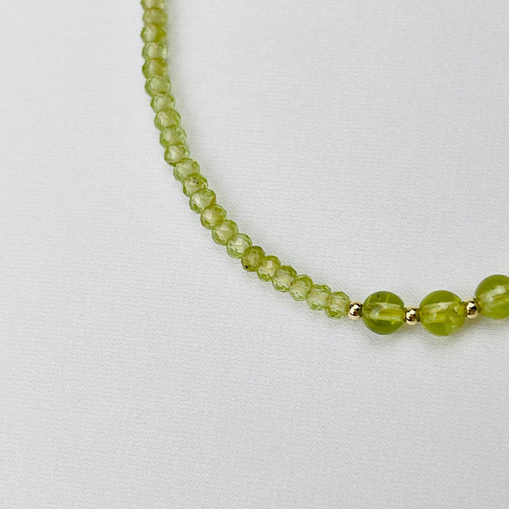 Браслет из Хризолита со вставкой "Сердце" 16,5 см +