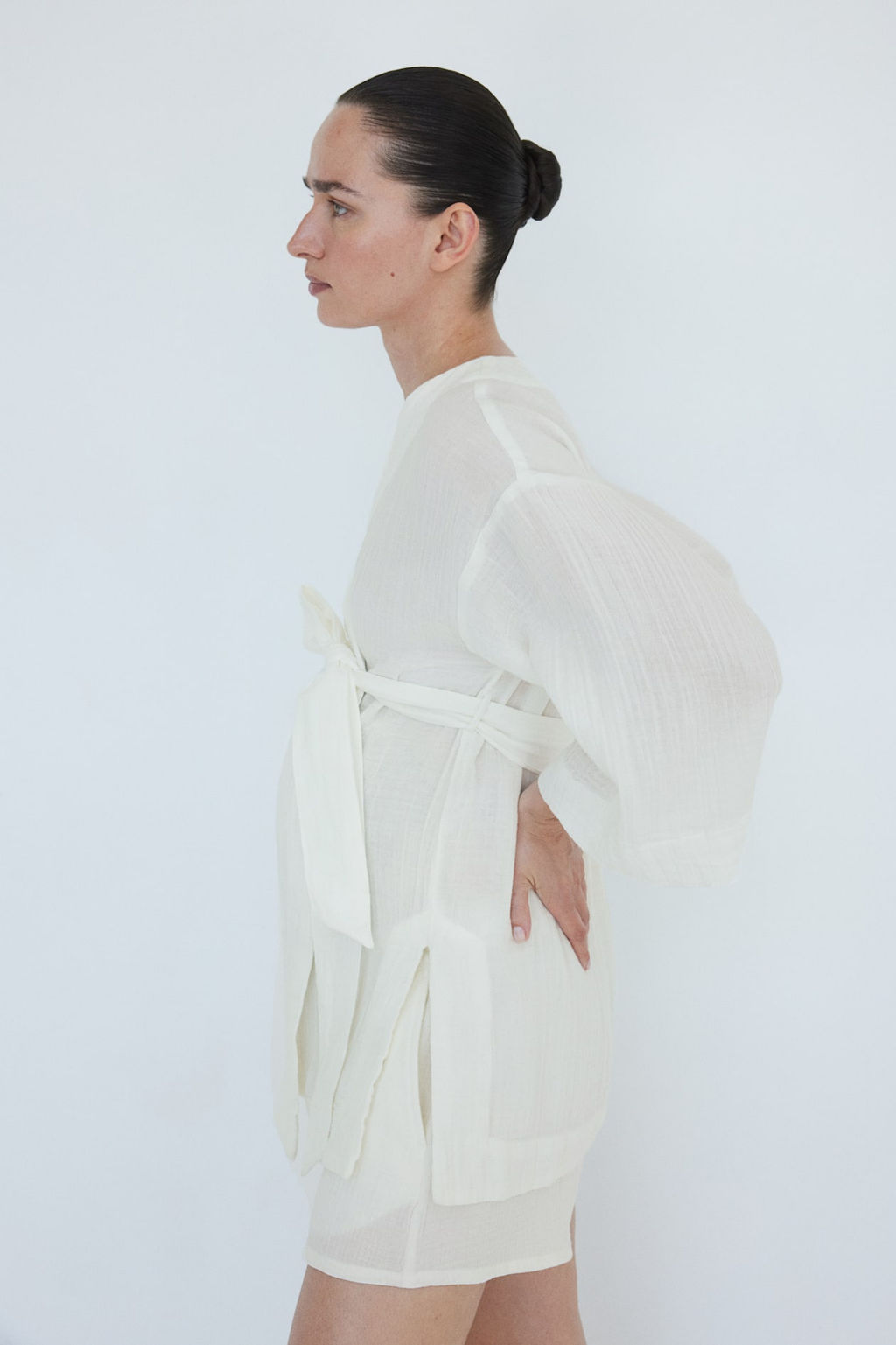 MAMA Blusa cruzada con cinturon de anudar - H&m фото 3