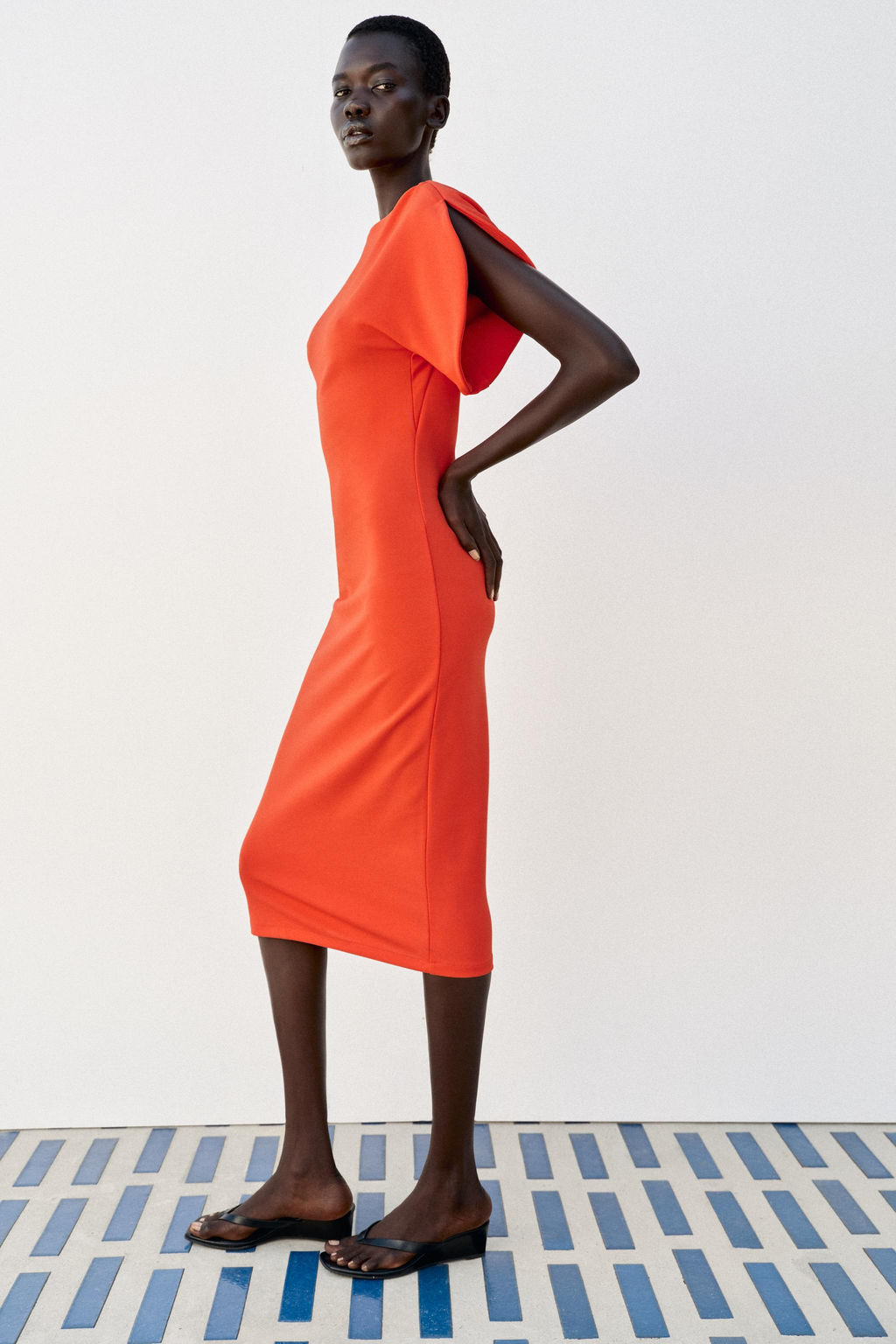 VESTIDO MIDI VOLUMEN / Naranja - Zara фото 3