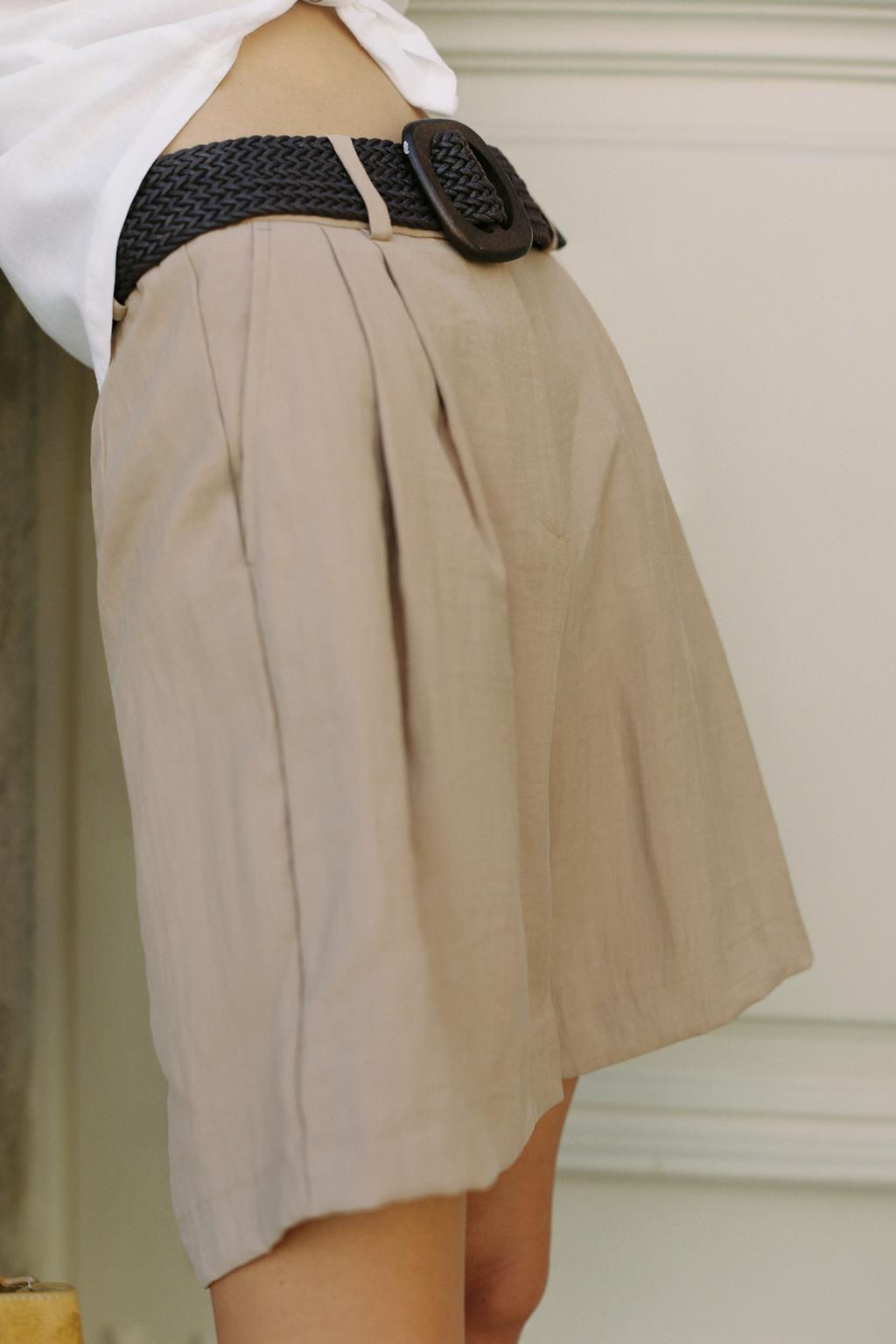 BERMUDA SHORTS WITH DARTS AND BELT - Zara фото 4