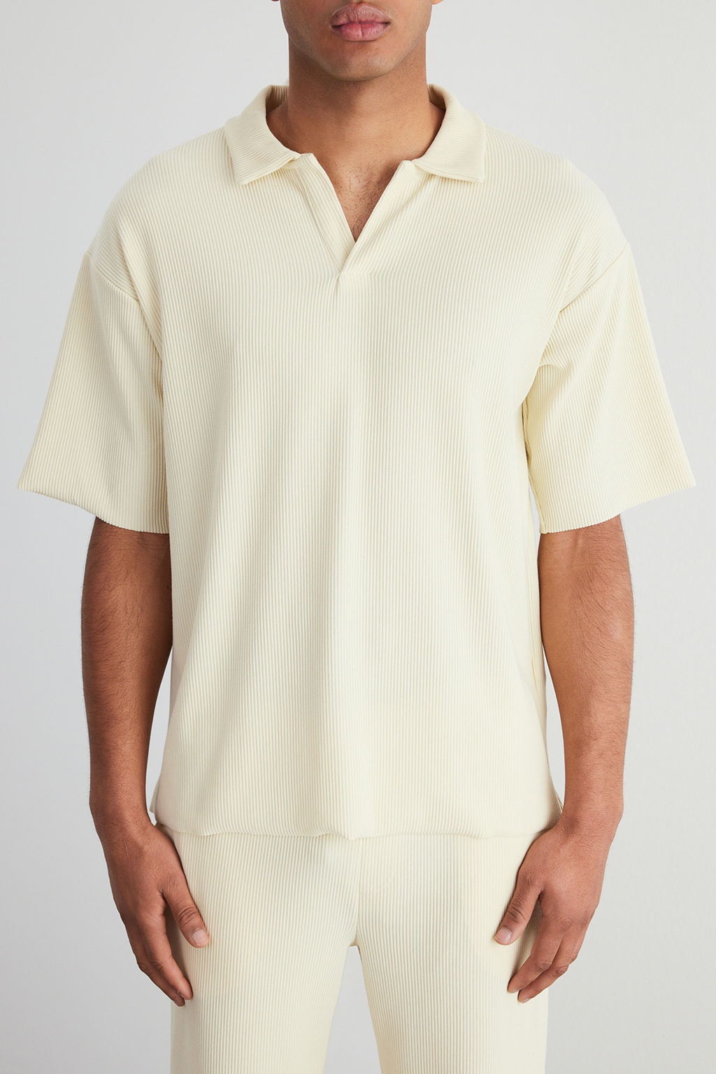 TRENDYOL MAN Limited Edition Siyah Oversize/Genis Kesim Dokulu K?r?smaz Ottoman Polo Yaka T-Shirt TMNSS23PO00020 - Trendyolmilla фото 4