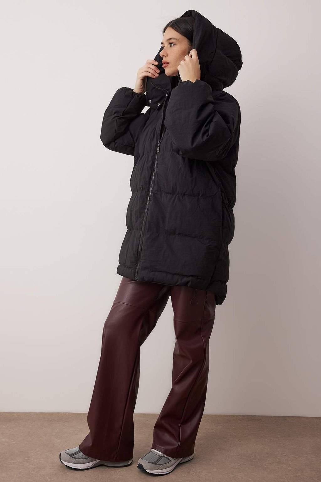 TRENDYOLMILLA Siyah Oversize Kapusonlu Su Itici Sisme Mont TWOAW23MO00193  фото 10