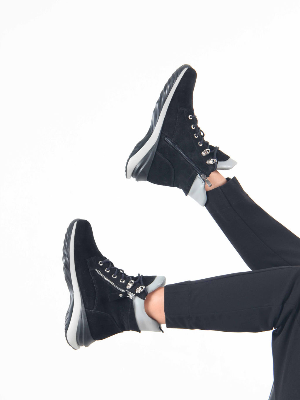 Ботинки 261.uno2bl. черный серый замша/Байка