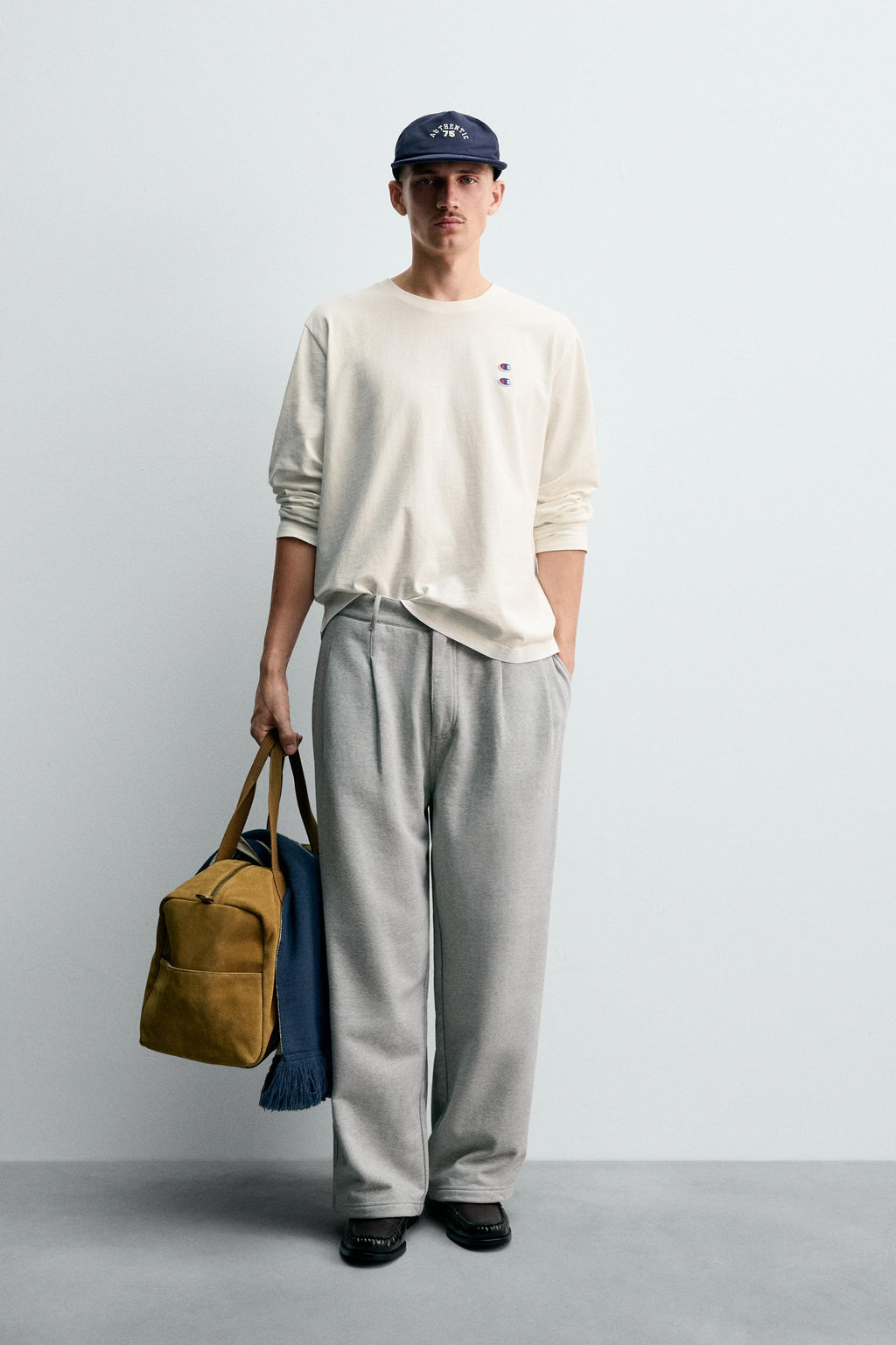 CHAMPION ® X ZARA LONG SLEEVE PATCH T-SHIRT фото 9