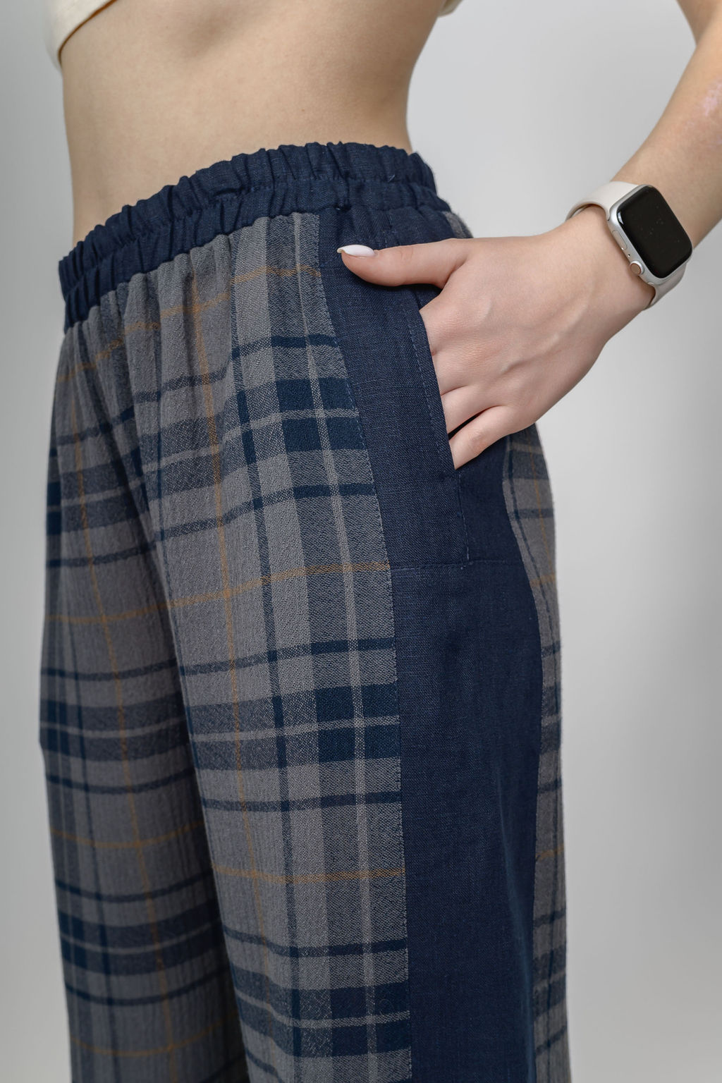 Брюки льняные с лампасами  клетка