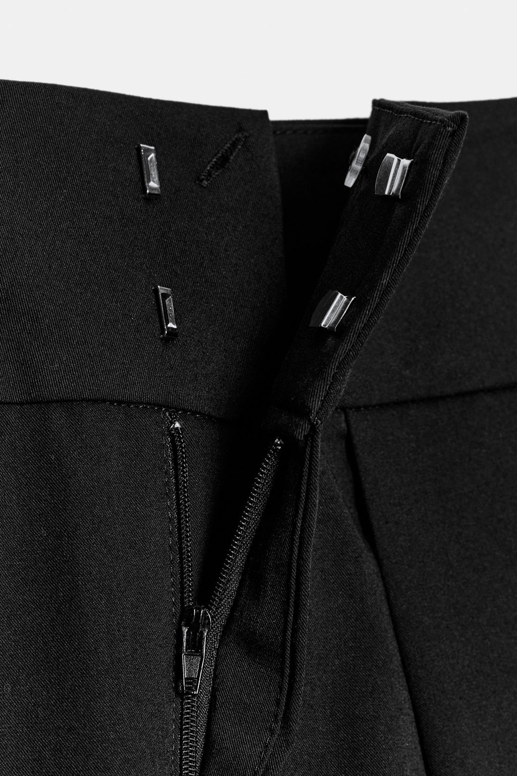 BALLOON TROUSERS WITH PLEATS