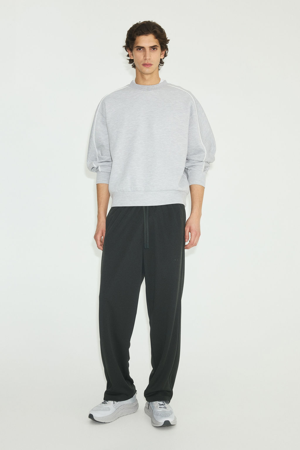 Joggers de deporte con DryMove Relaxed Fit - H&m фото 4