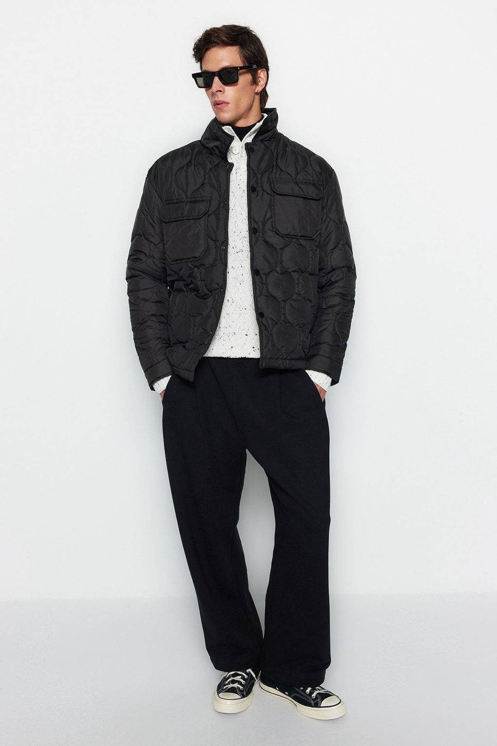 Siyah Unisex Regular Fit Su ve Ruzgara Dayan?kl? Kapitone K?sl?k Mont TMNAW24MO00016