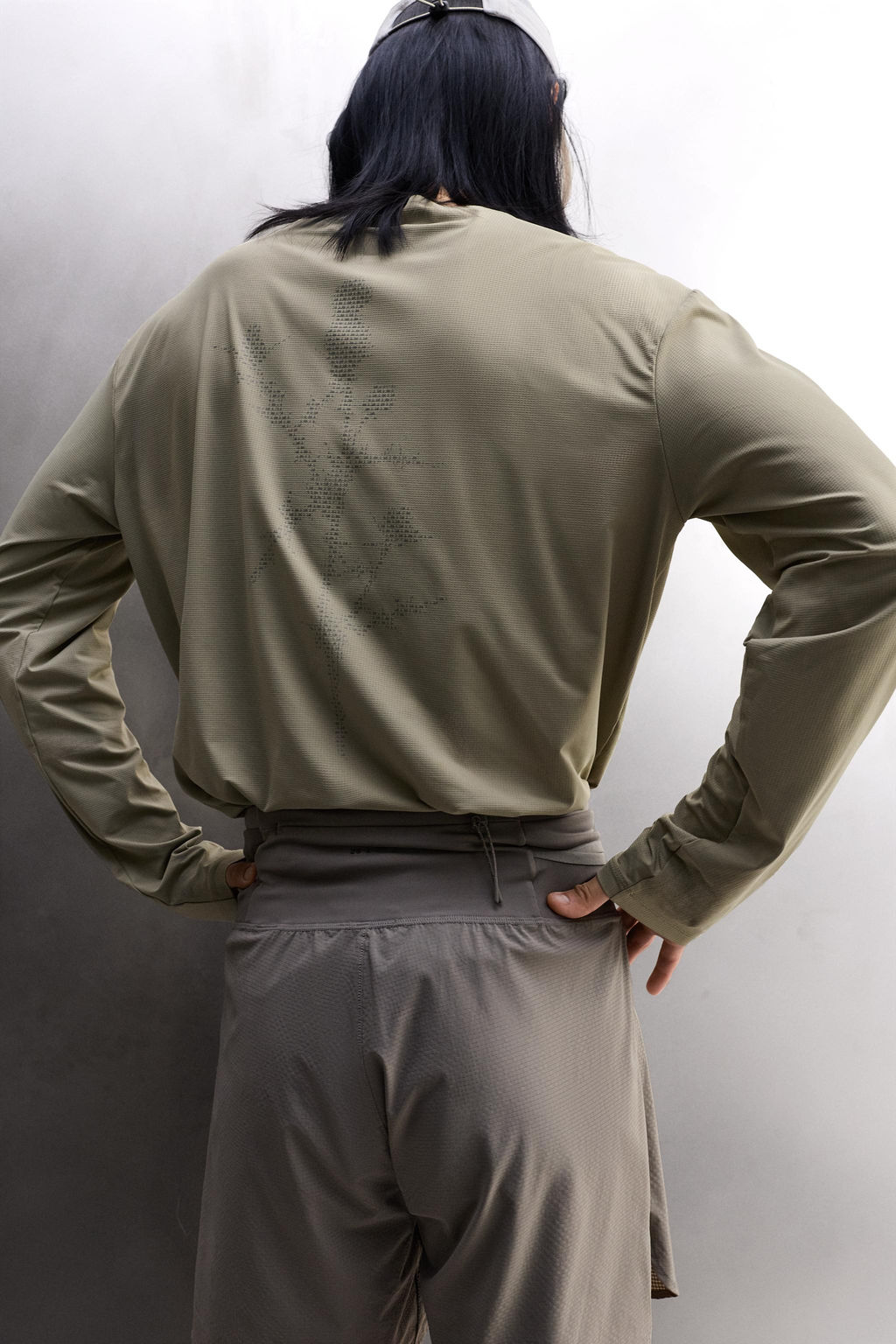 CAMISETA T?CNICA RUNNING MANGA LARGA GR?FICO / Gris claro - Zara фото 6