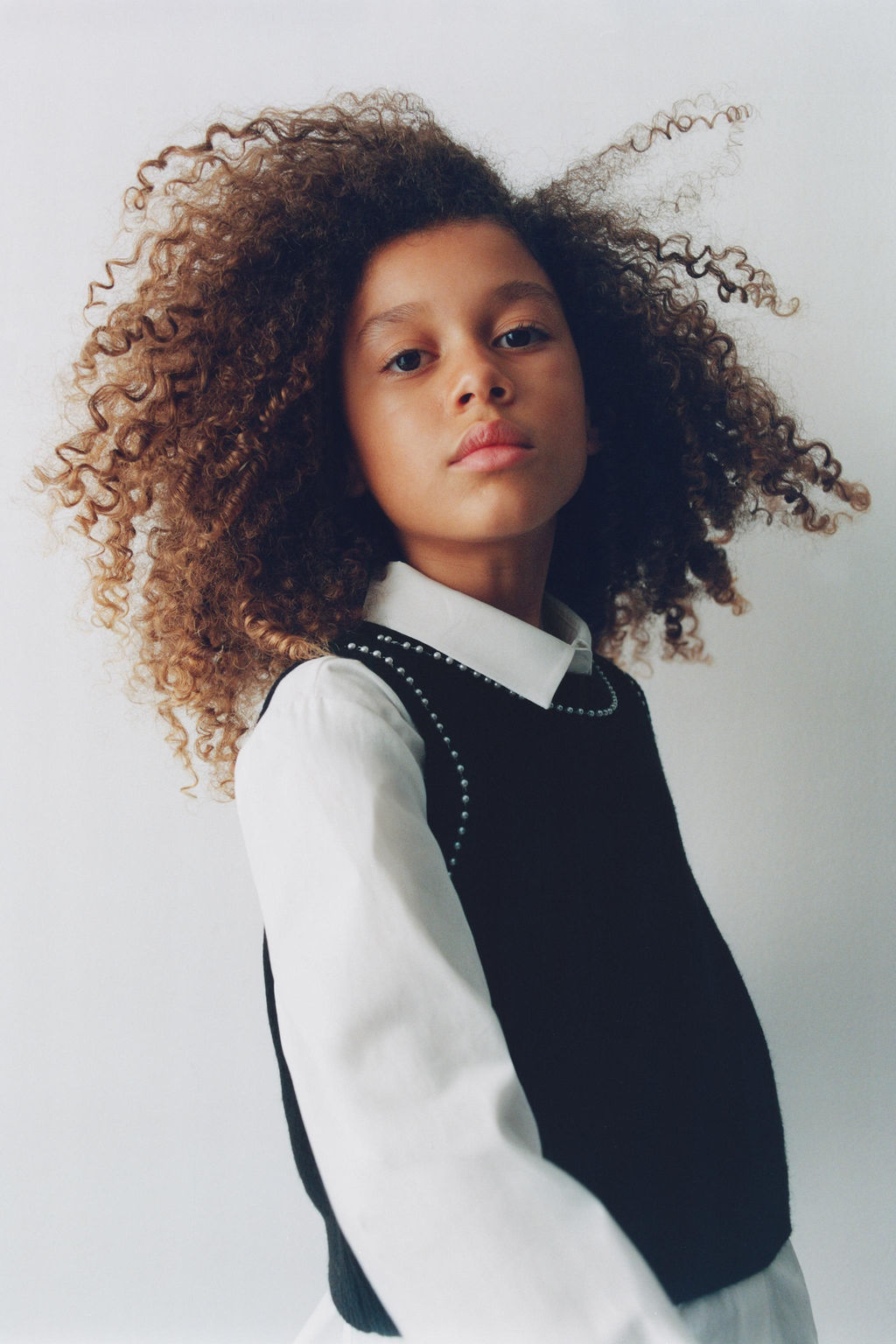 PLAIN SHIRT WITH KNIT WAISTCOAT AND FAUX PEARLS - Zara фото 6