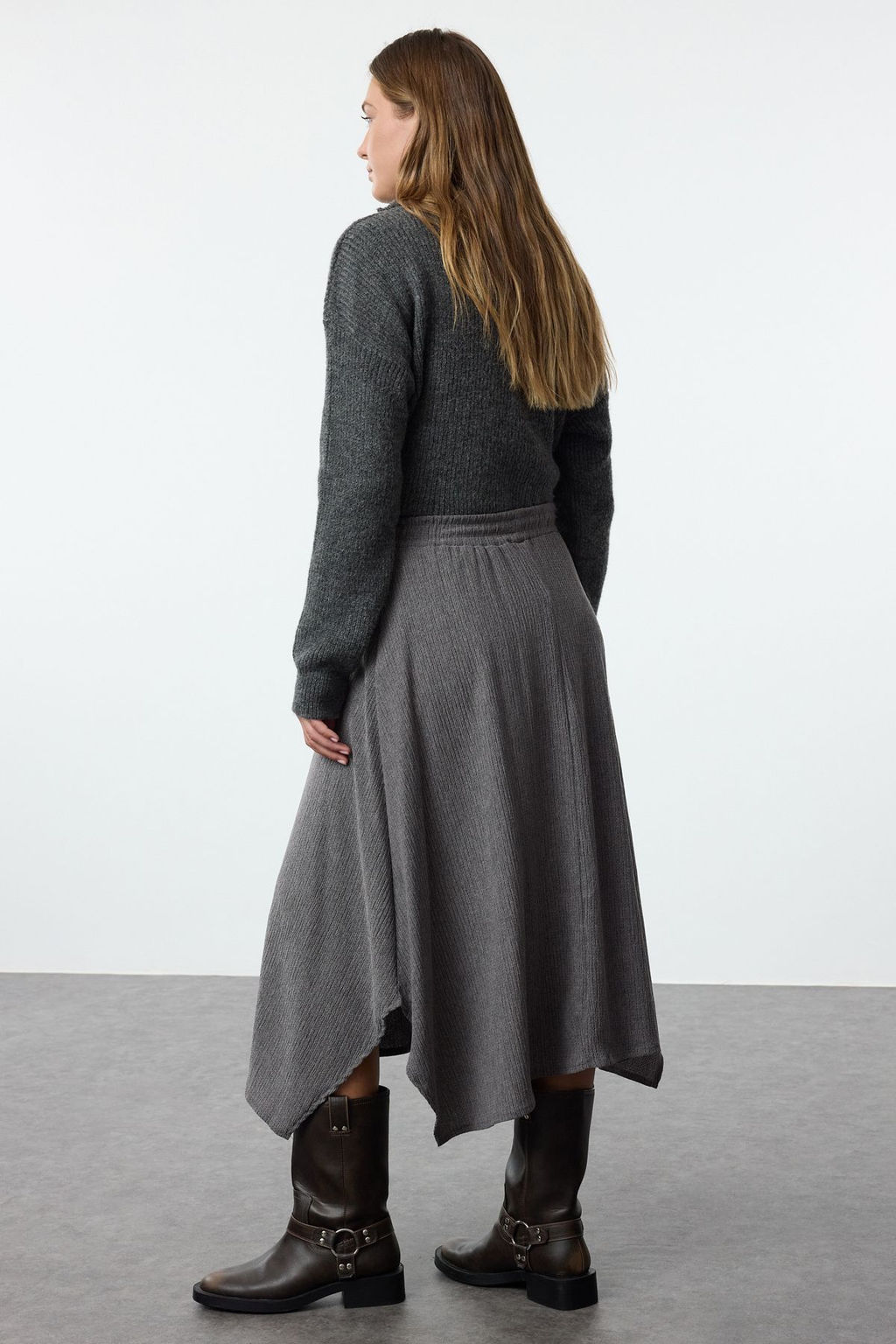 TRENDYOLMILLA Antrasit Klos Dokulu Y?rtmac Detayl? Midi Etek TWOAW25ET00106 фото 5