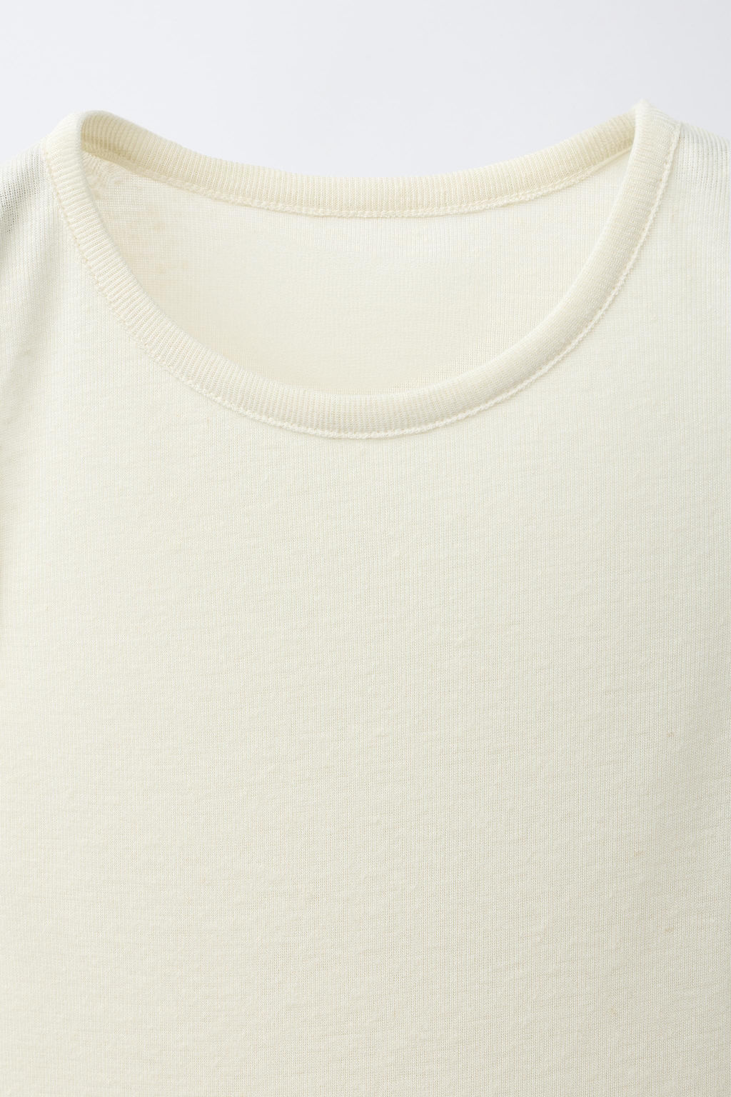 CAMISETA CON LINO / Vainilla - Zara фото 4