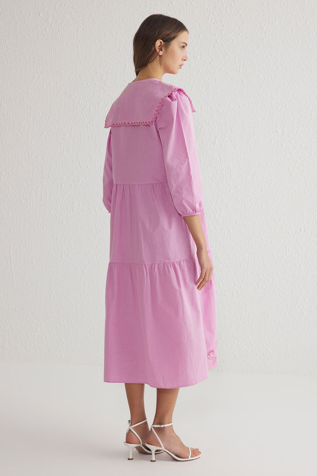 TRENDYOLMILLA Lila Duz Kesim Nak?s Detayl? Midi Dokuma Elbise TWOSS25EL00061  фото 6
