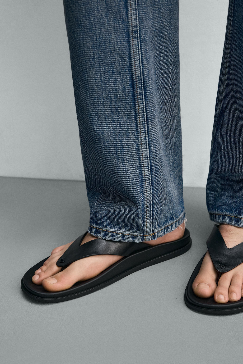 SANDALIA TIRAS / Negro - Zara фото 3