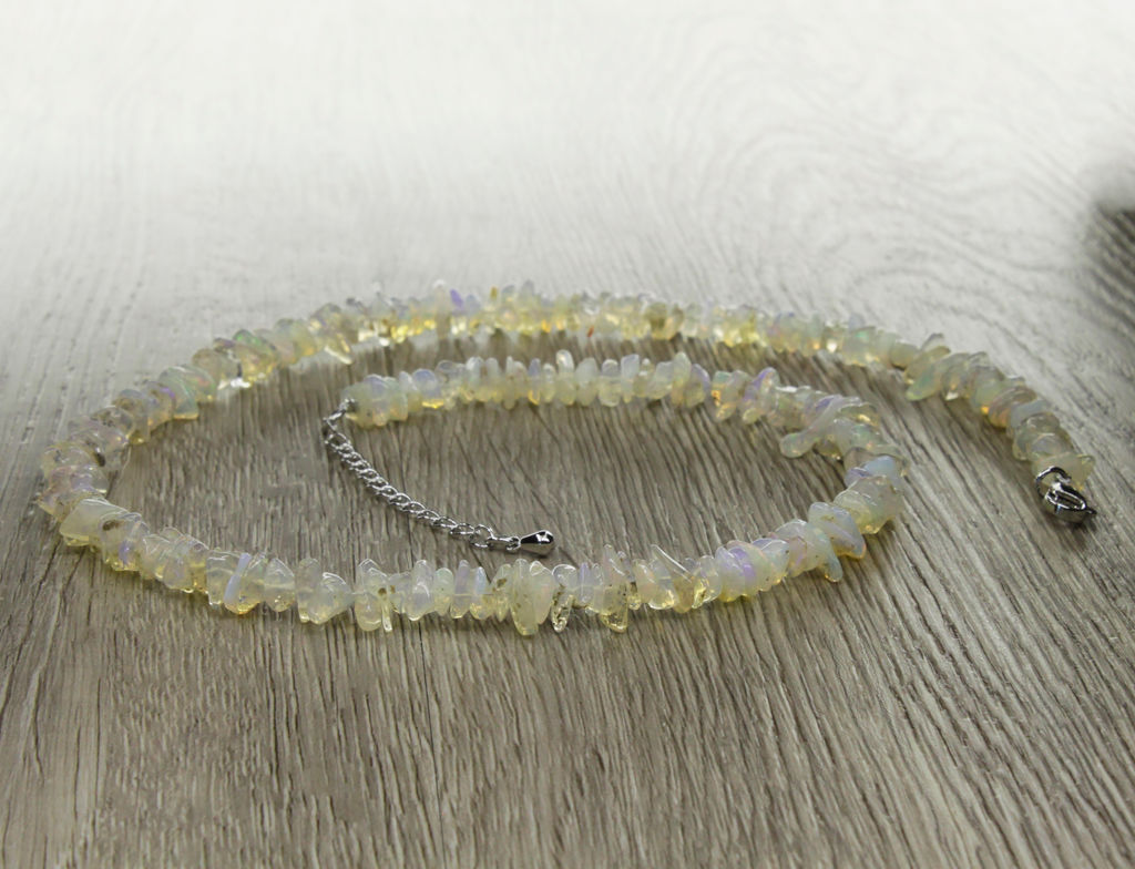 Опал (Перу) белый, мелкая галька 6мм, бусы длиной 41,,,46см