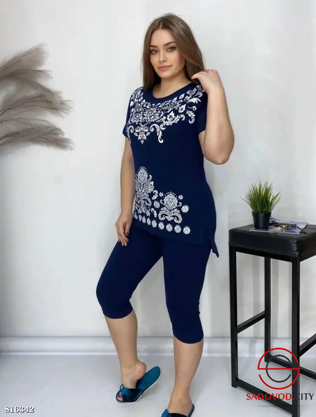 Пижама женская футболка и капри