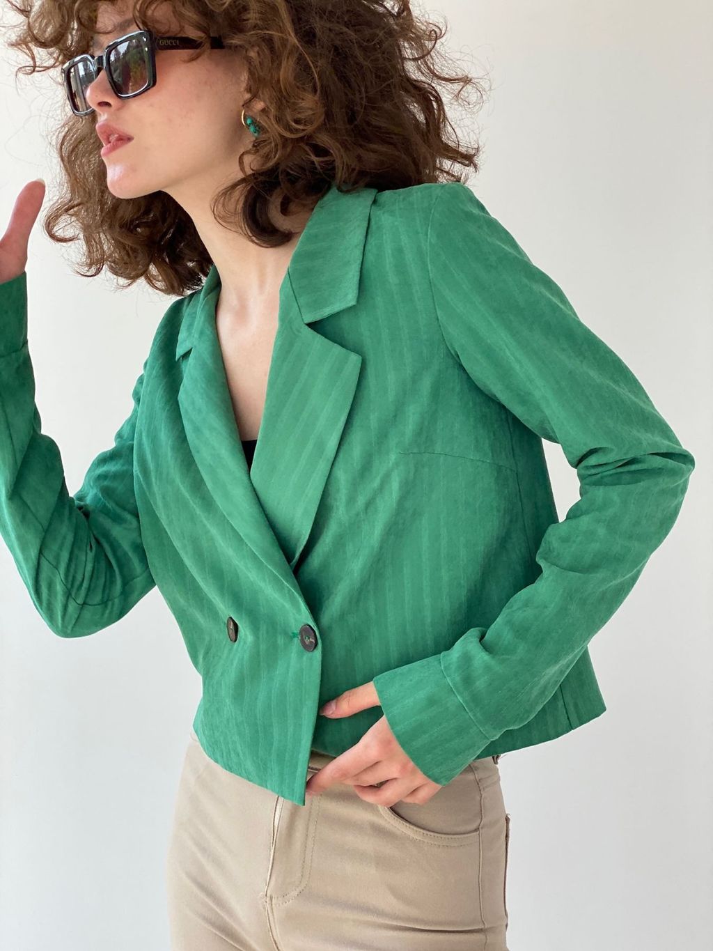 6793 Жакет укороченный двубортный в зелёном цвете - Martichelli фото 5