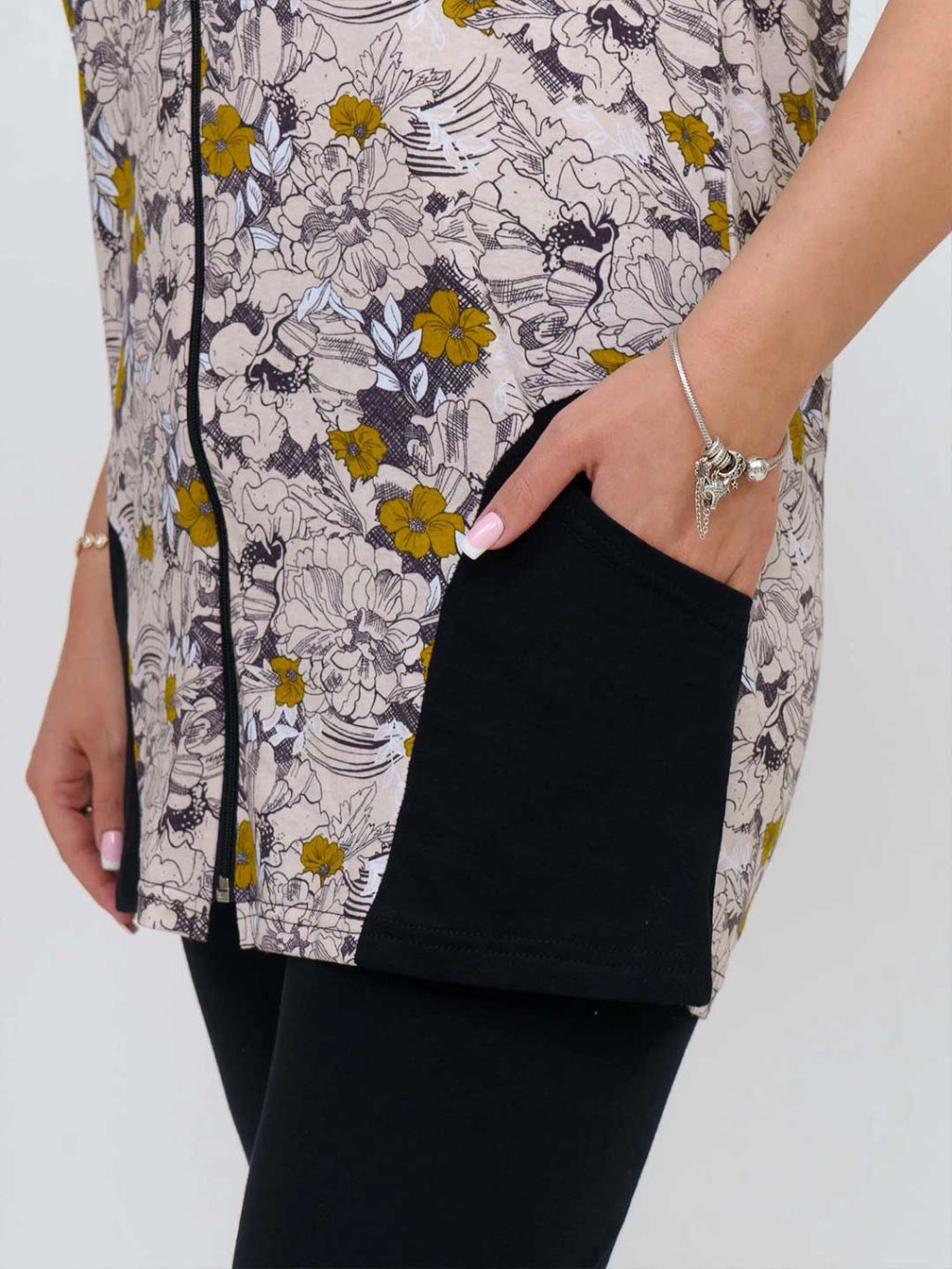 Костюм женский, цвет бежевый