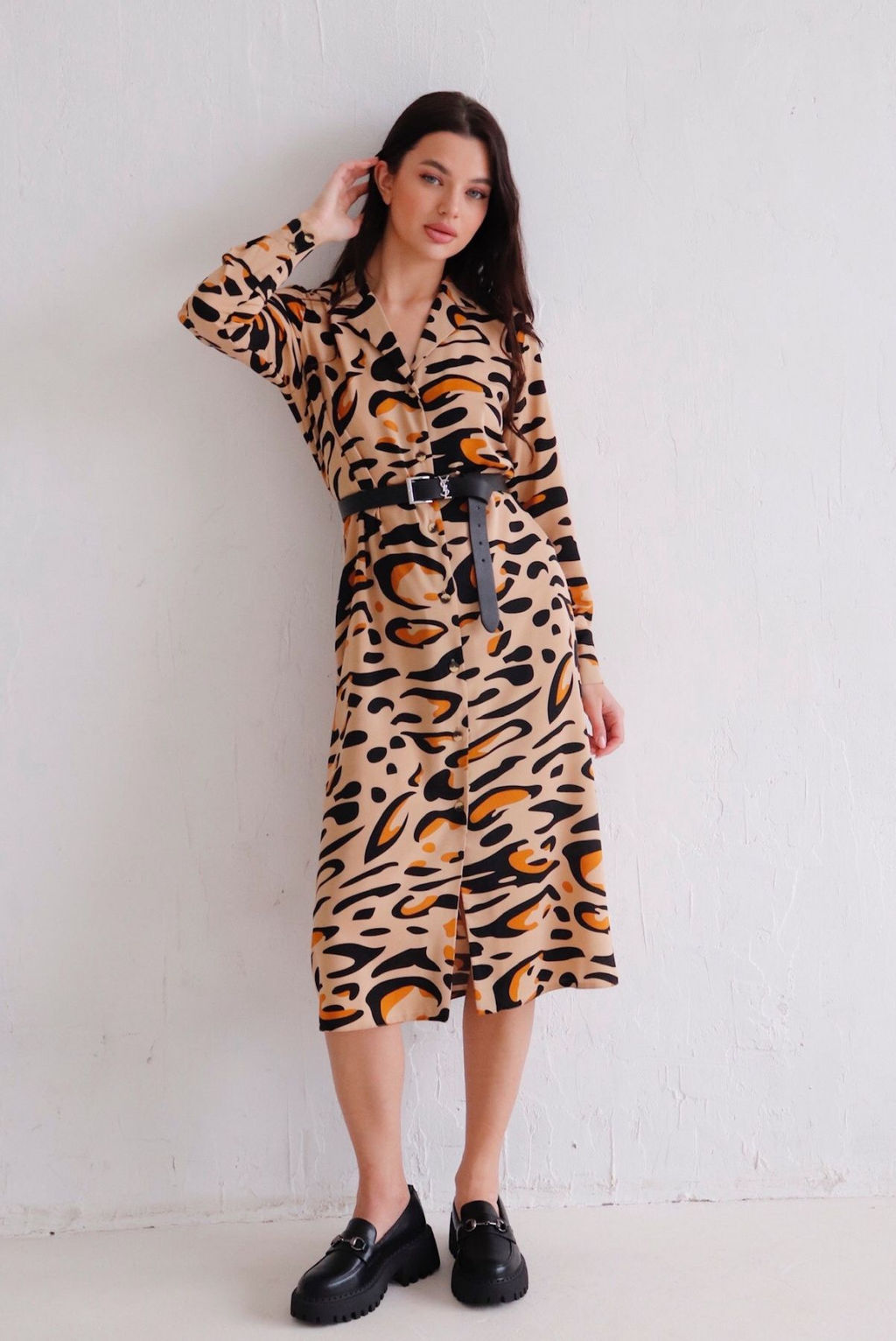 Martichelli Уценка Платье-рубашка с английским воротником бежевое с принтом фото 7