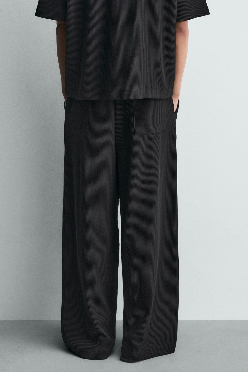 PANTAL?N RELAXED FIT OTOM?N PLIEGUES / Negro - Zara фото 3