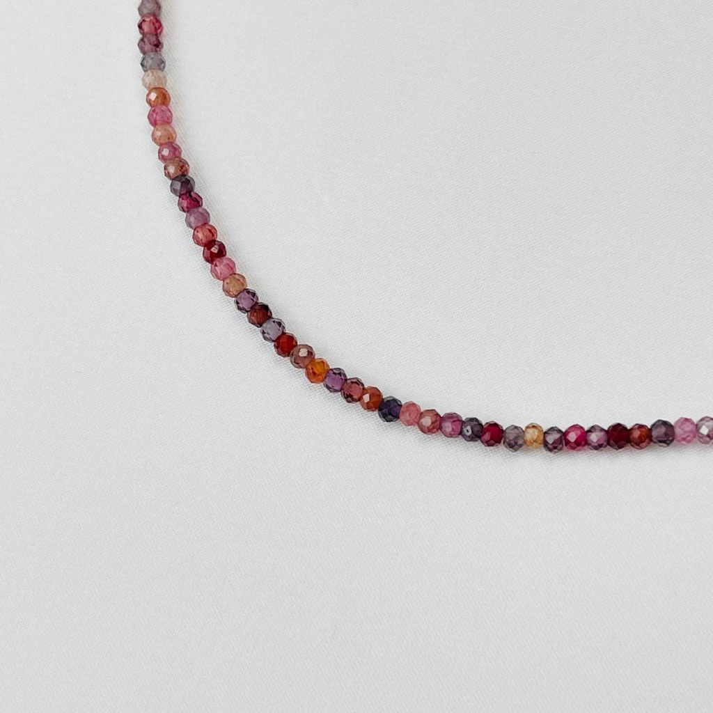 Бусы-Чокер из Шпинели "градиент"