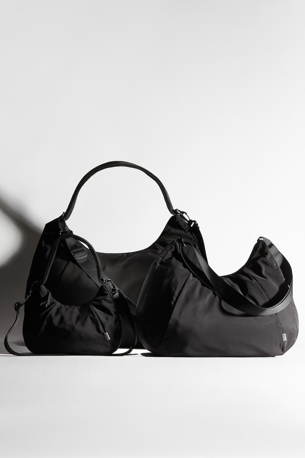 Bolsa de deporte grande repelente al agua - H&m фото 2