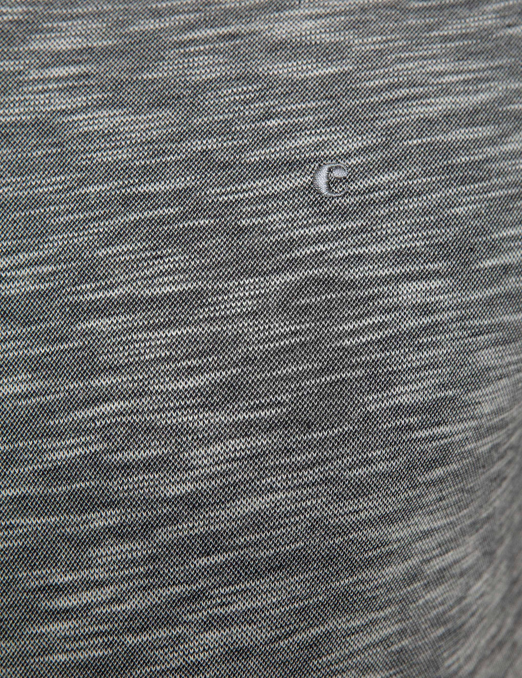 Черная футболка с v-образным вырезом - Cacharel фото 10