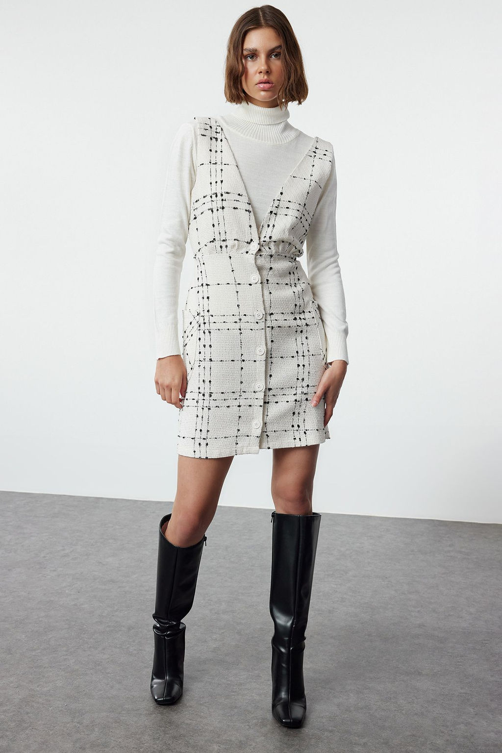 TRENDYOLMILLA Ekru Ekose / Kareli V Yaka Mini Dokuma Jile Elbise TWOAW21EL0319 фото 9