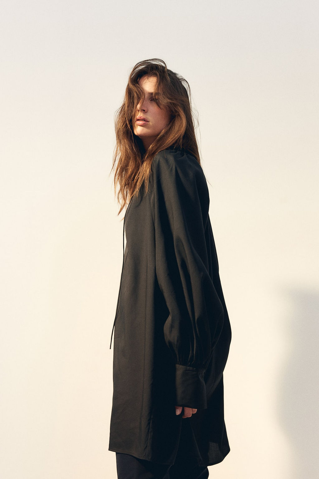 Vestido oversize con tiras de anudar - H&m фото 5