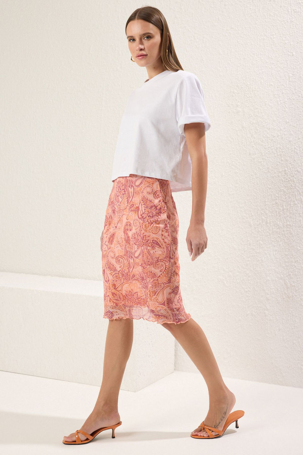 TRENDYOLMILLA Premium Turuncu Bask?l? Tul Yuksek Bel Astarl? Midi Orme Etek TWOSS23ET00206 фото 2