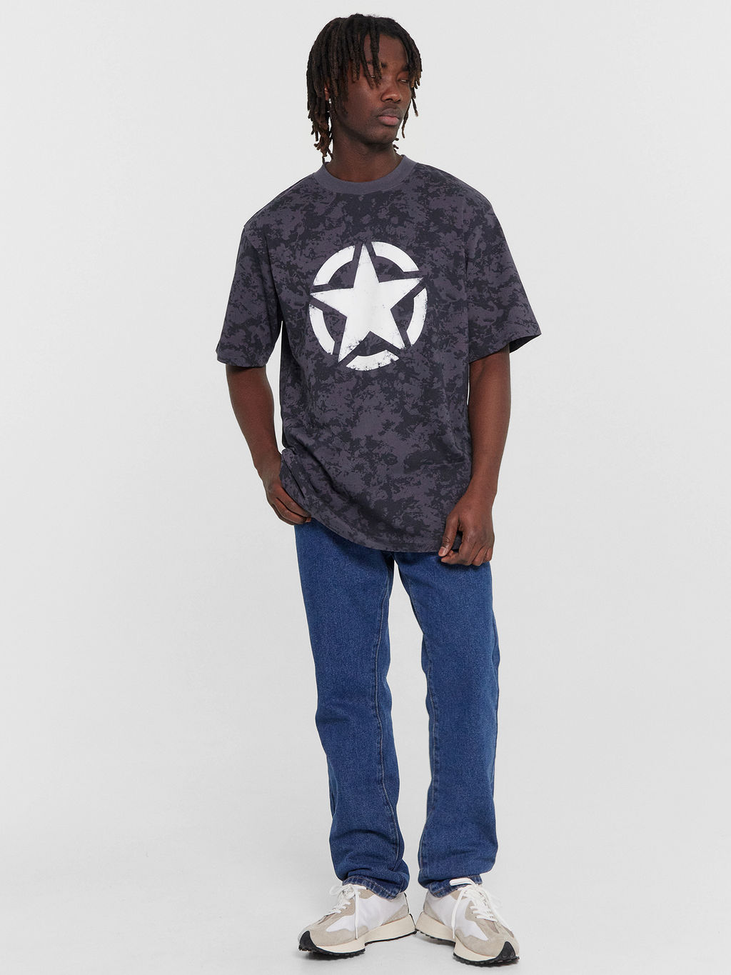 Футболка мужская серая в стиле милитари с принтом в виде звезды миллитари варка на стали1 111846 - Mark formelle фото 3