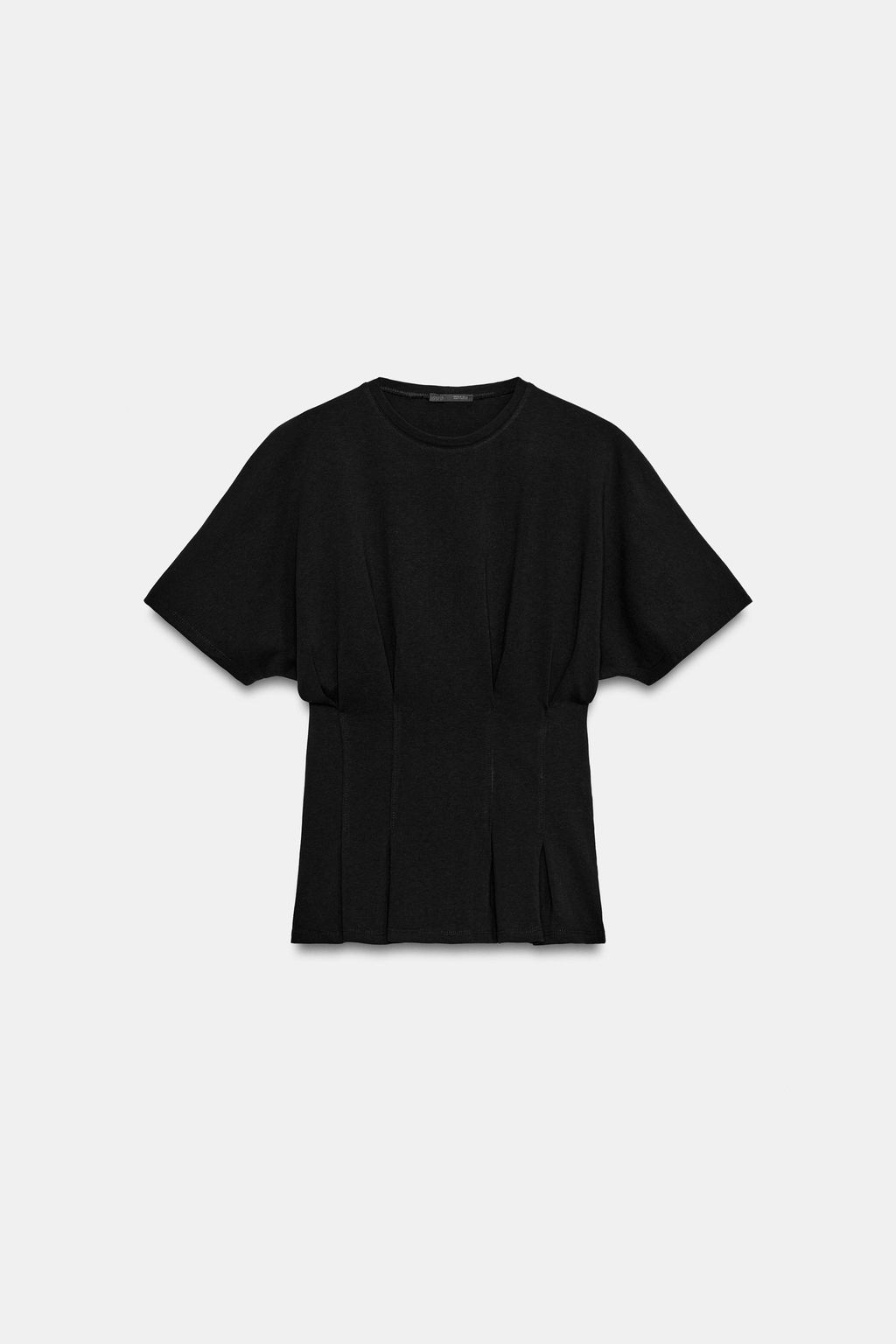 CAMISETA ENTALLADA PINZAS / Negro